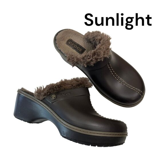 Womens Crocs Cobbler W6 Brown Rubber Clogs Mules Slip On Shoes Fur Lined - Picture 1 of 11
